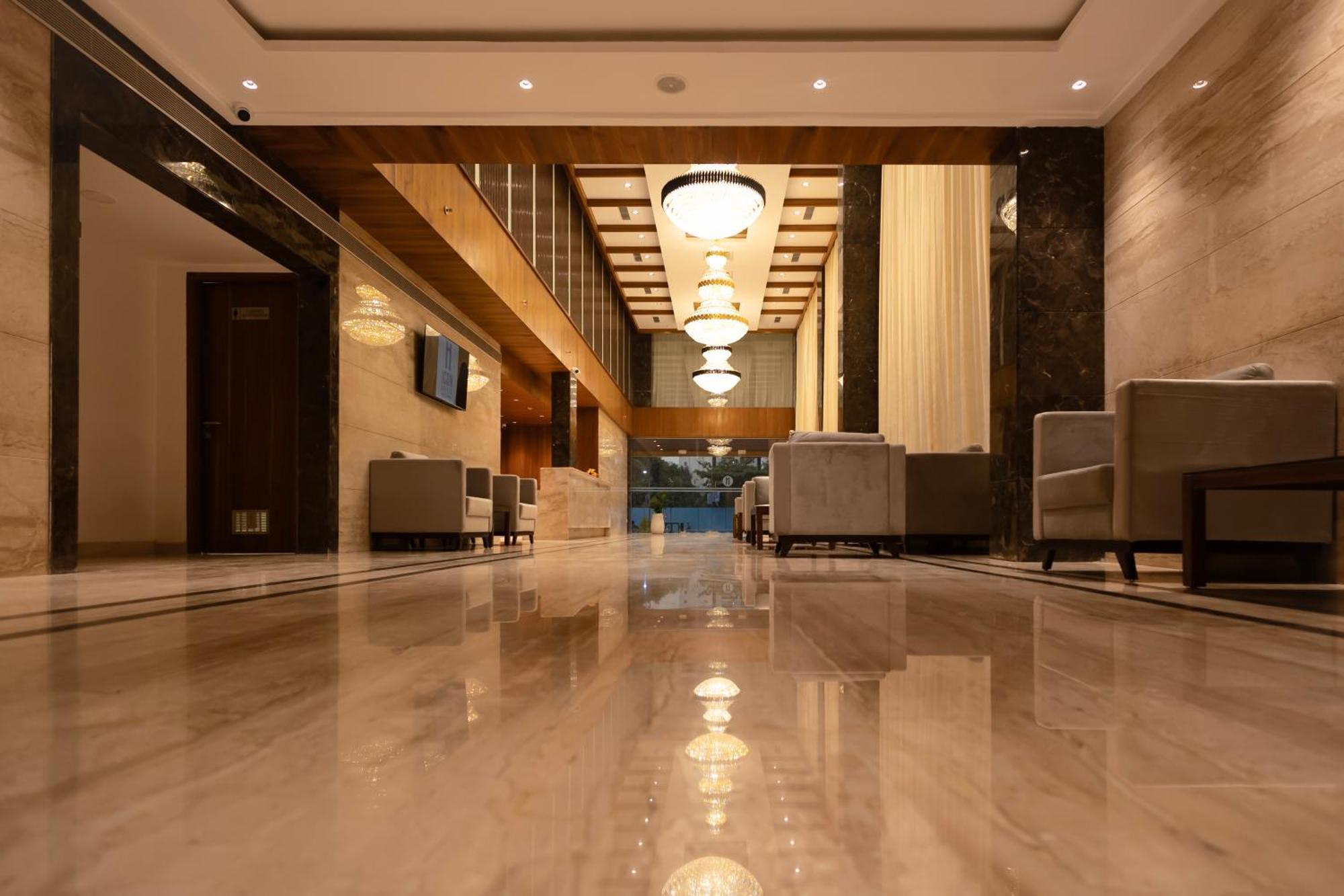 Icon Grand Hotel By Bhagini Bangalore Buitenkant foto
