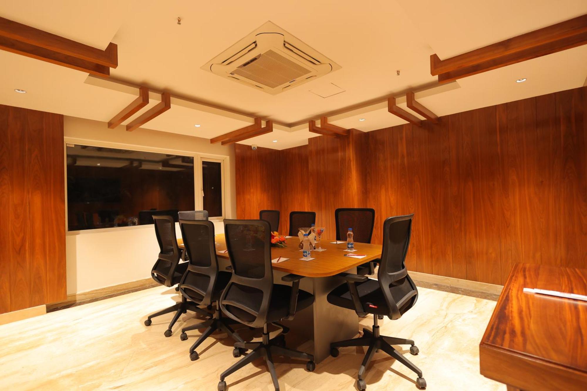Icon Grand Hotel By Bhagini Bangalore Buitenkant foto