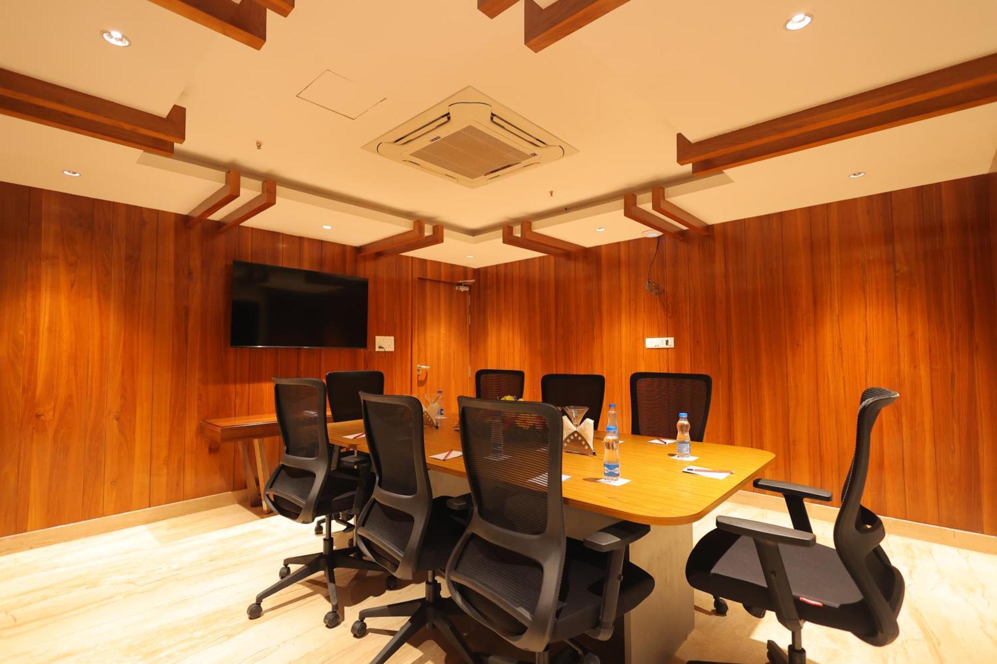 Icon Grand Hotel By Bhagini Bangalore Buitenkant foto