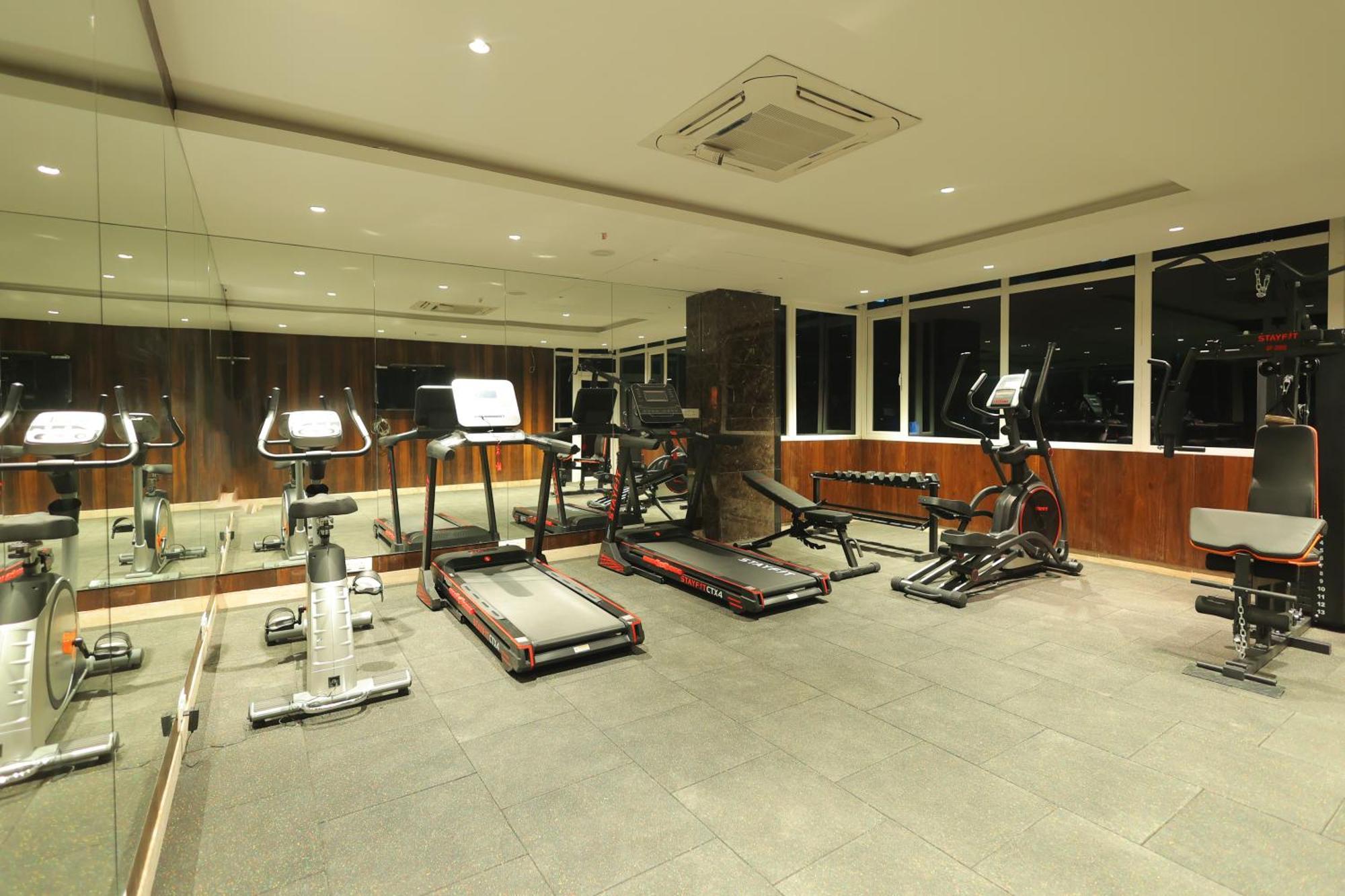 Icon Grand Hotel By Bhagini Bangalore Buitenkant foto