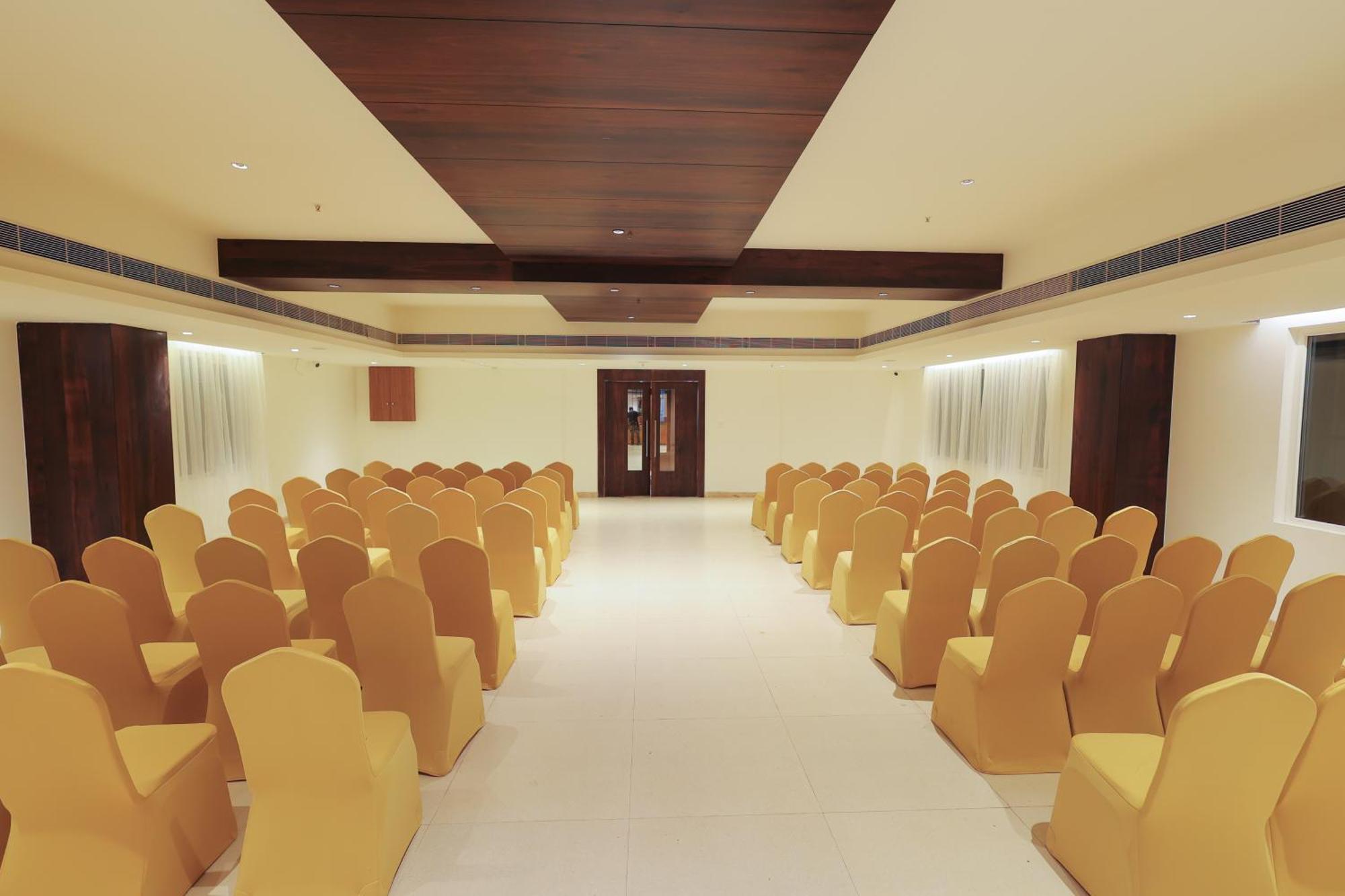 Icon Grand Hotel By Bhagini Bangalore Buitenkant foto