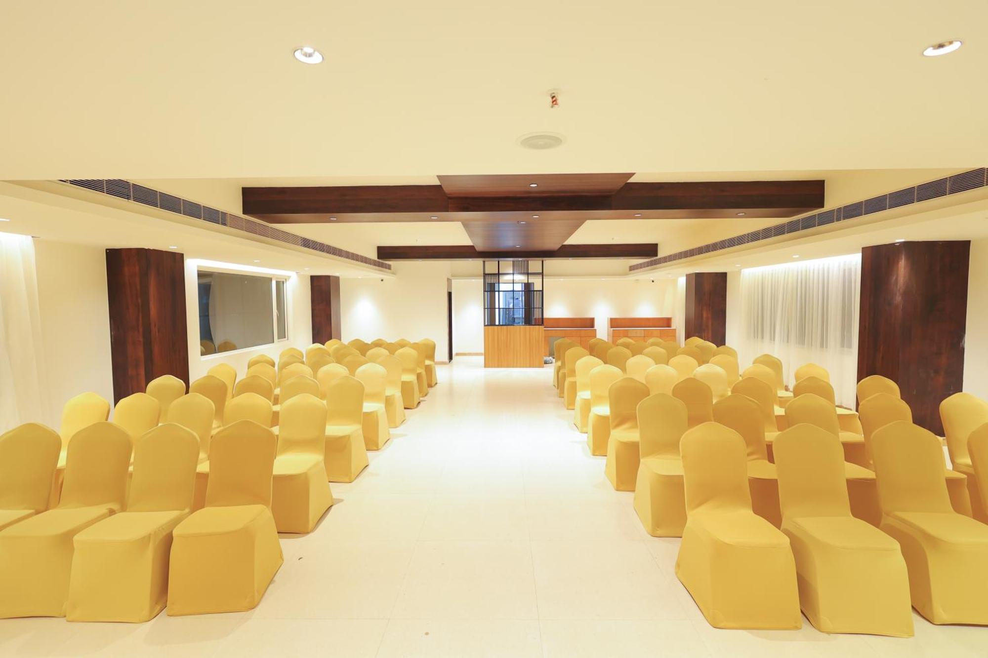 Icon Grand Hotel By Bhagini Bangalore Buitenkant foto