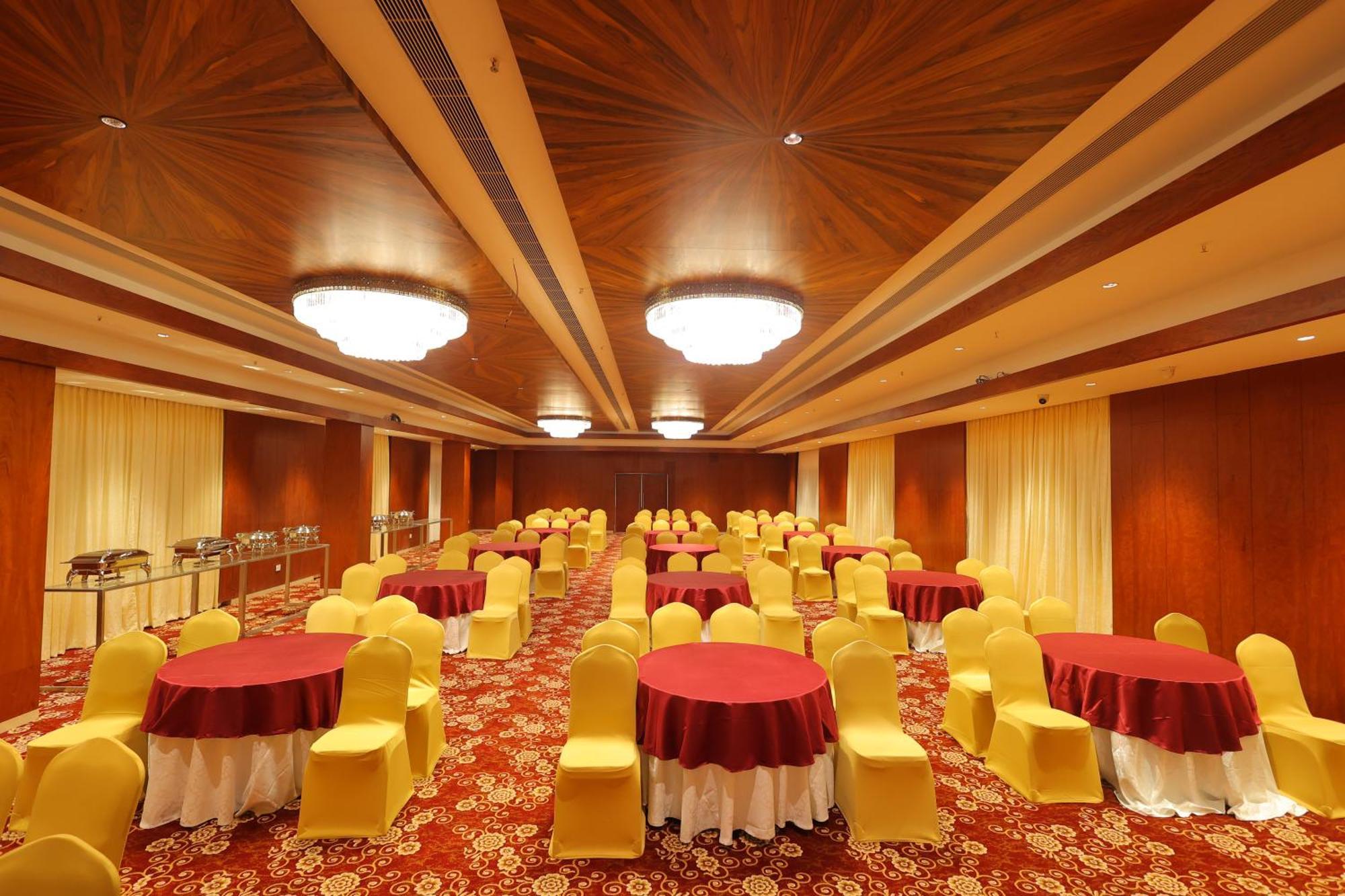 Icon Grand Hotel By Bhagini Bangalore Buitenkant foto