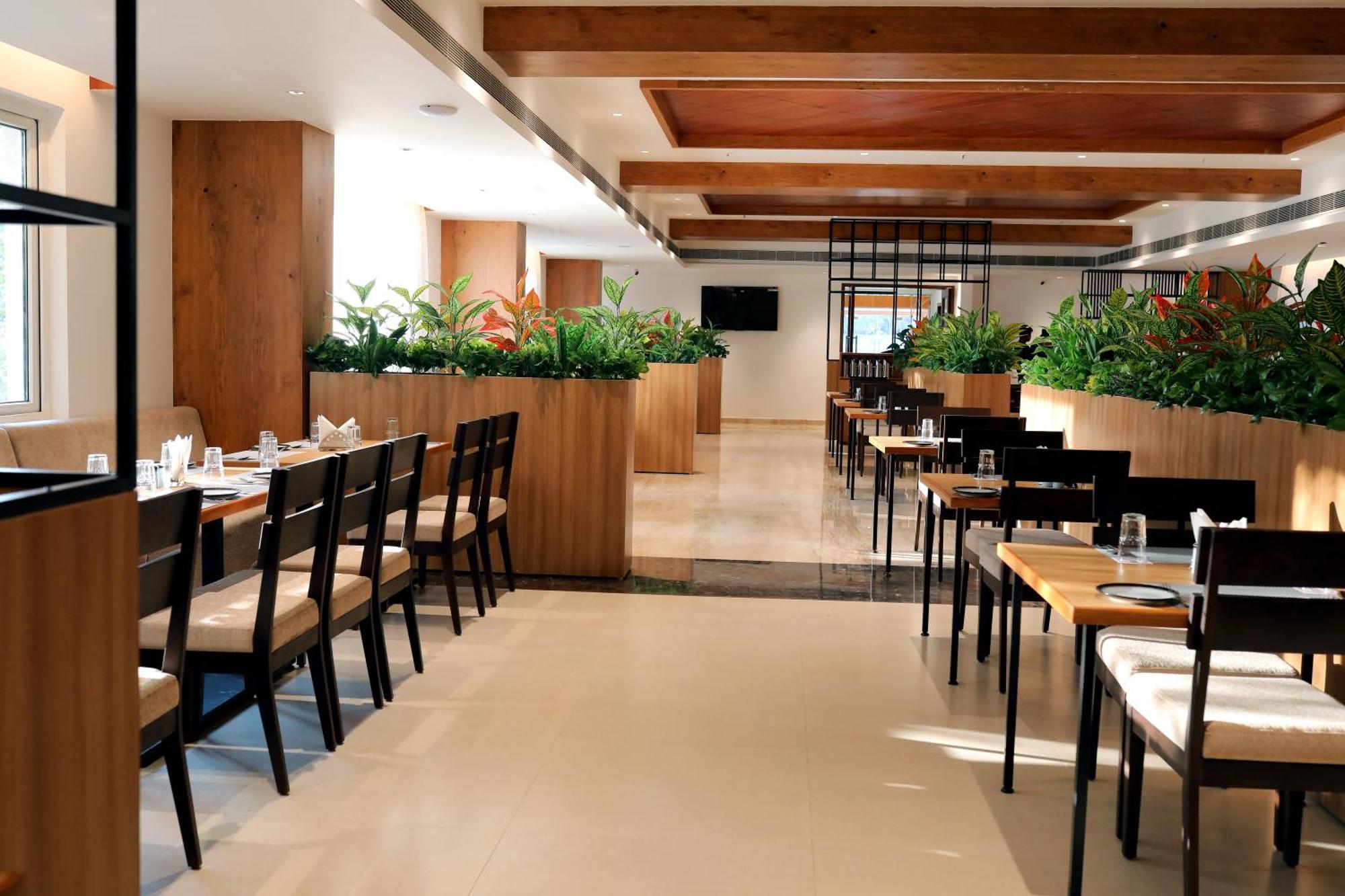 Icon Grand Hotel By Bhagini Bangalore Buitenkant foto