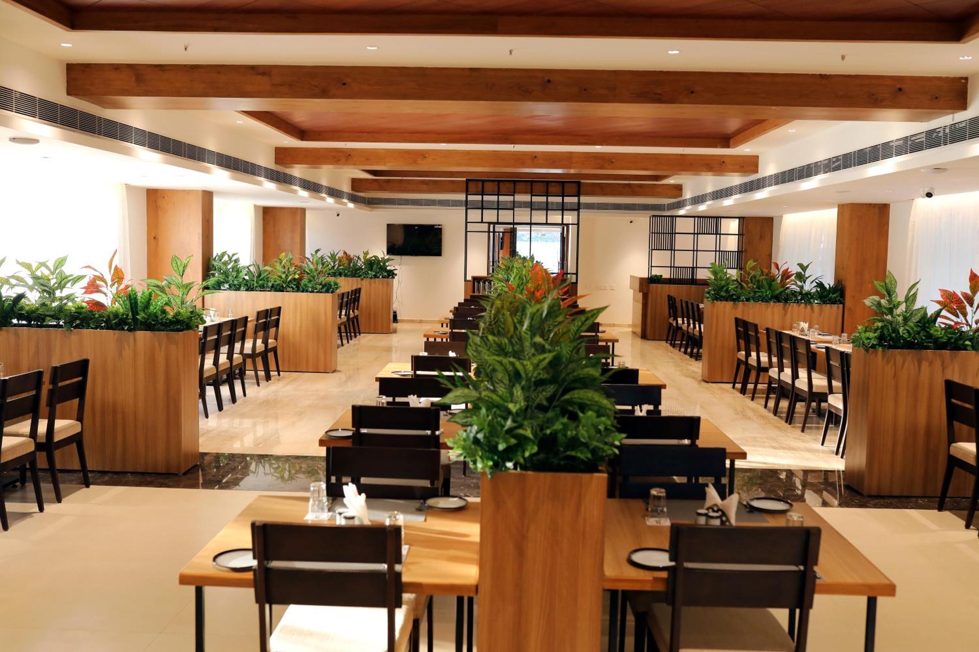 Icon Grand Hotel By Bhagini Bangalore Buitenkant foto