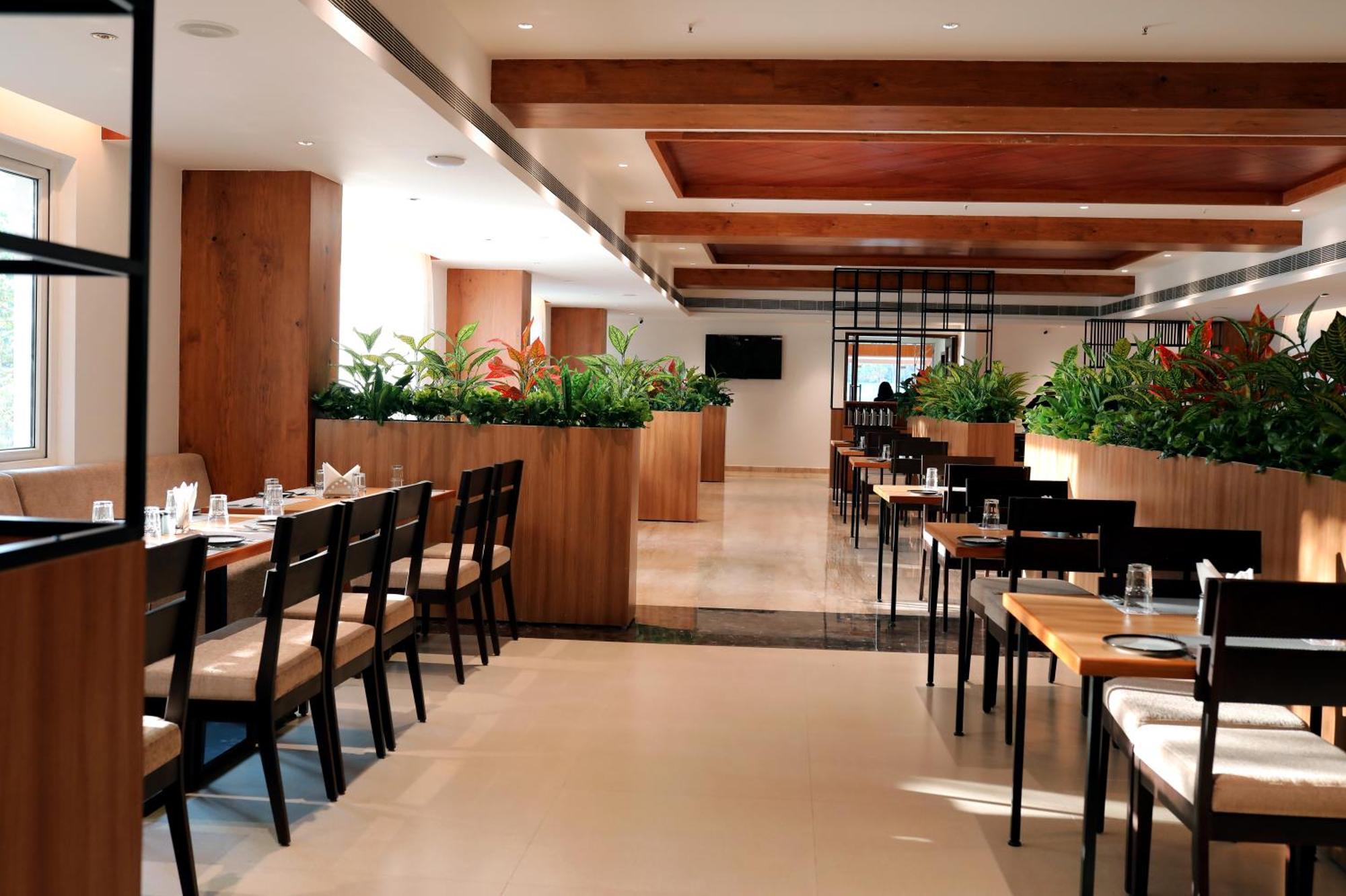 Icon Grand Hotel By Bhagini Bangalore Buitenkant foto