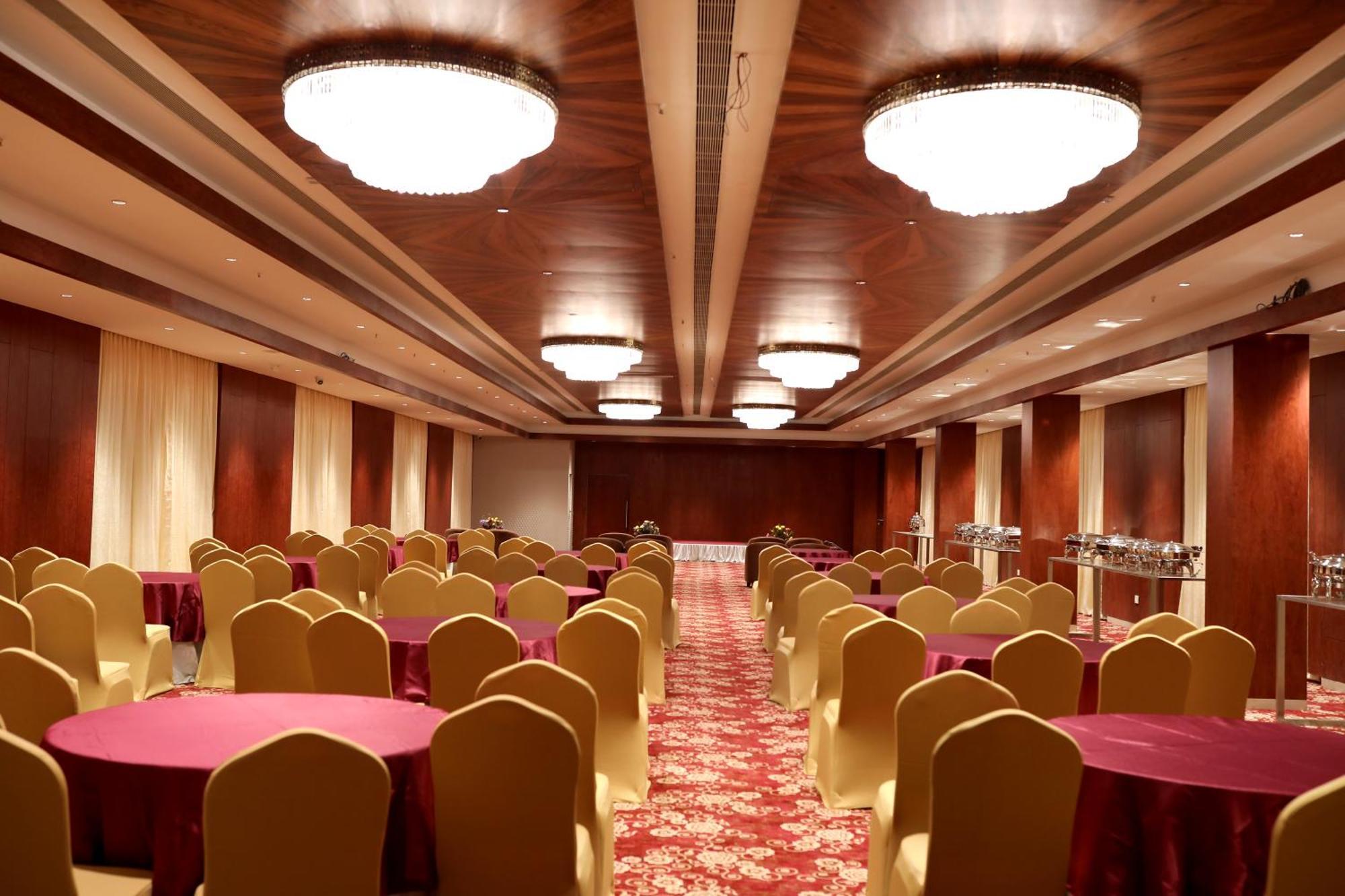 Icon Grand Hotel By Bhagini Bangalore Buitenkant foto