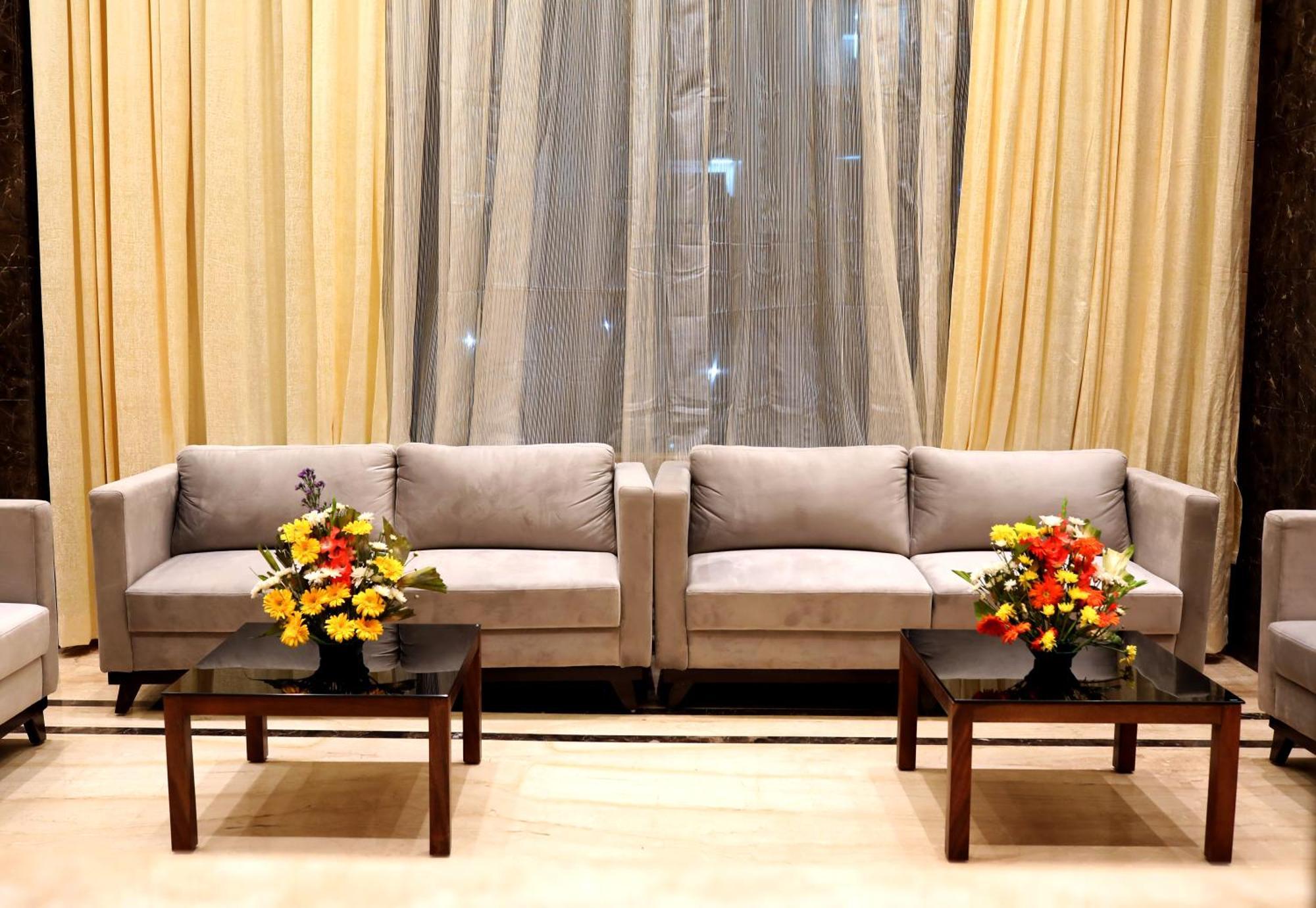 Icon Grand Hotel By Bhagini Bangalore Buitenkant foto