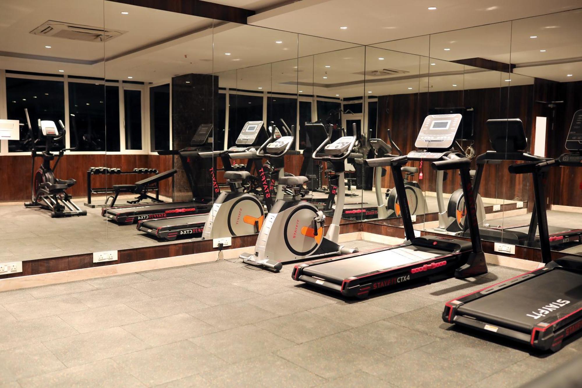 Icon Grand Hotel By Bhagini Bangalore Buitenkant foto