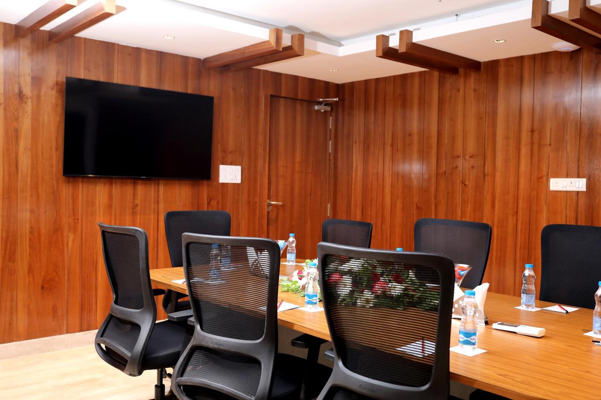 Icon Grand Hotel By Bhagini Bangalore Buitenkant foto