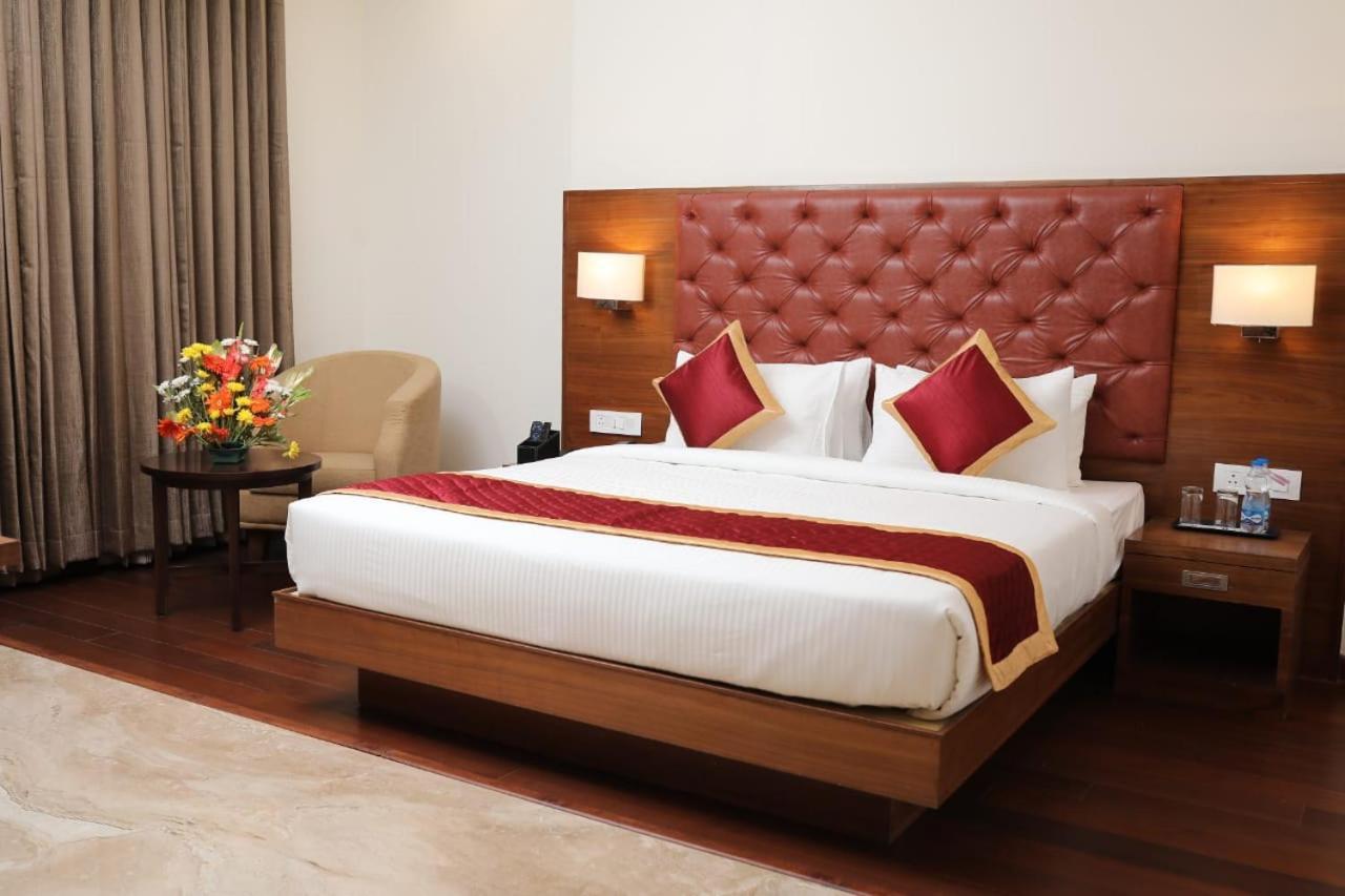 Icon Grand Hotel By Bhagini Bangalore Buitenkant foto