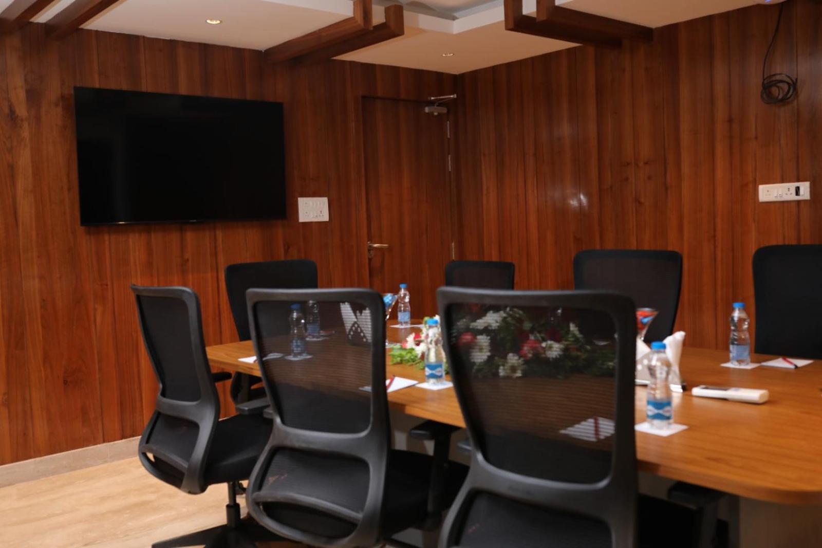 Icon Grand Hotel By Bhagini Bangalore Buitenkant foto