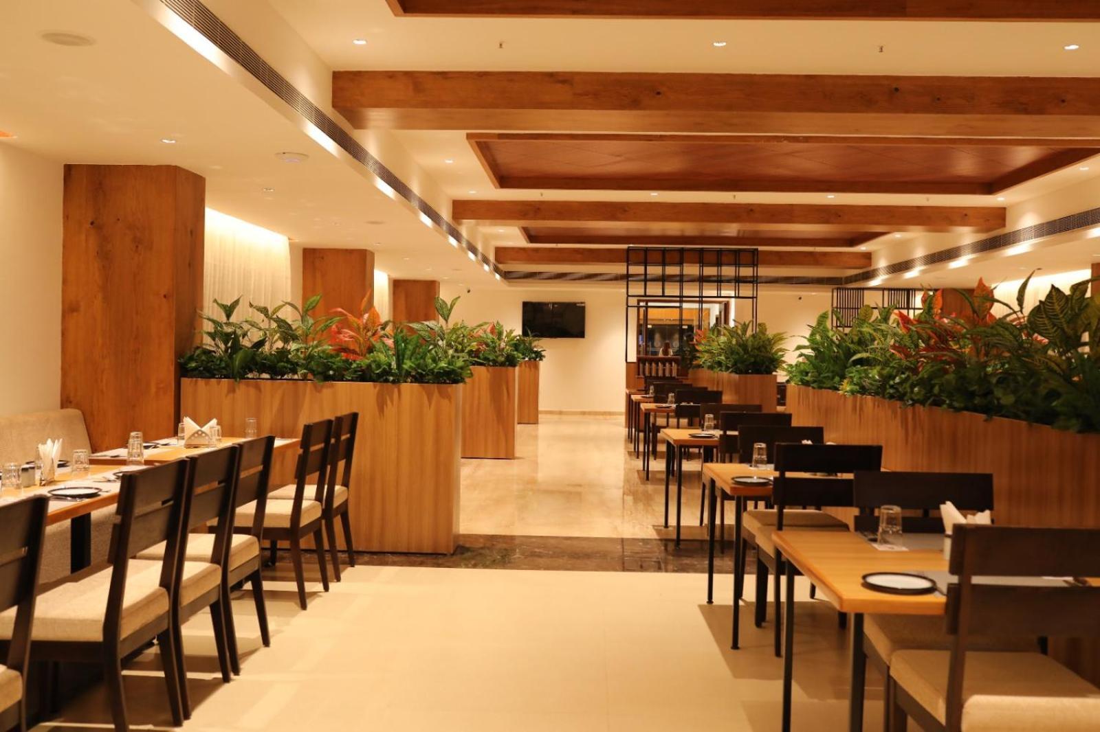 Icon Grand Hotel By Bhagini Bangalore Buitenkant foto