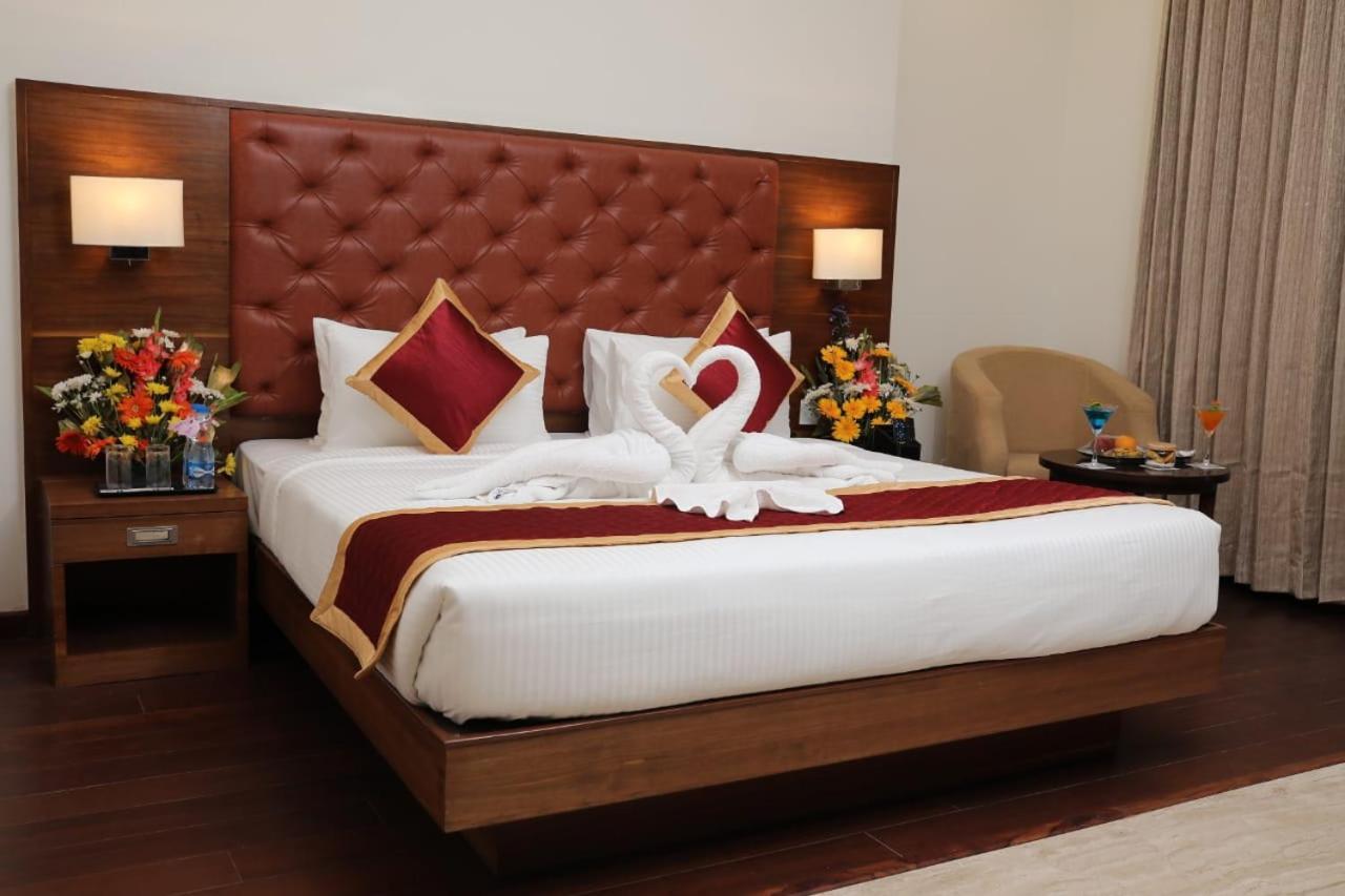 Icon Grand Hotel By Bhagini Bangalore Buitenkant foto