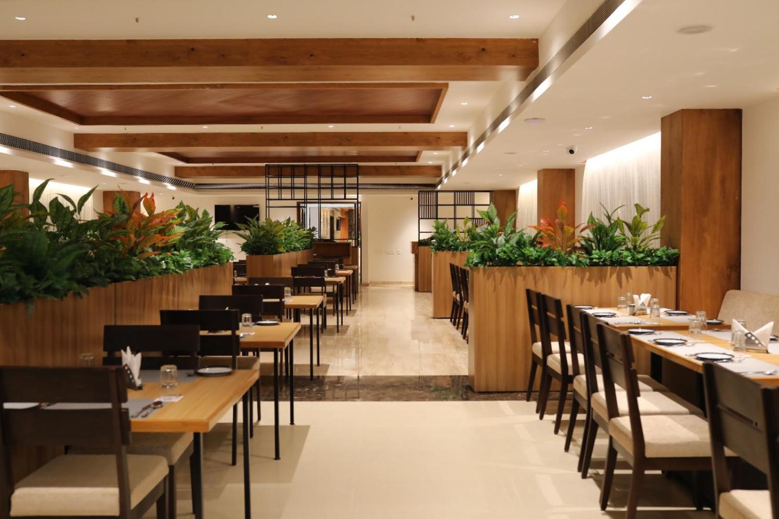 Icon Grand Hotel By Bhagini Bangalore Buitenkant foto